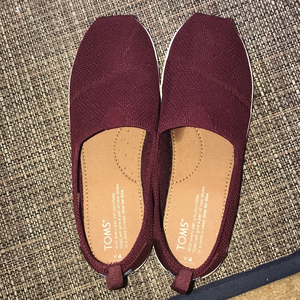 Burgundy Toms Shoes with bag